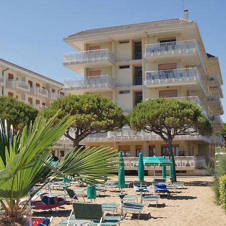 Appartamenti Diplomatic-Residence Fronte Mare-Piazza Torino-Lido Di Jesolo Ngoại thất bức ảnh