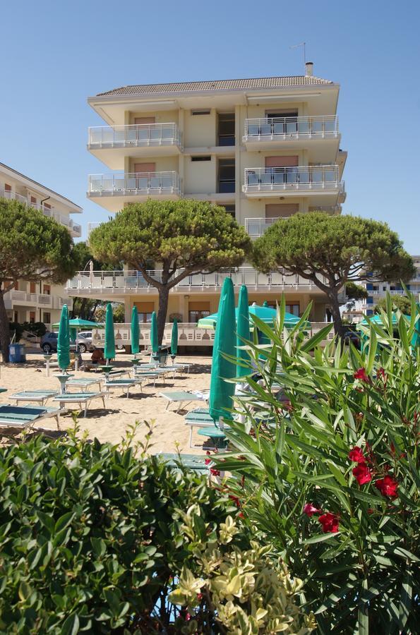 Appartamenti Diplomatic-Residence Fronte Mare-Piazza Torino-Lido Di Jesolo Ngoại thất bức ảnh